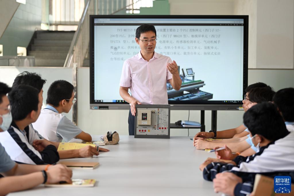 mg游戏官网下载